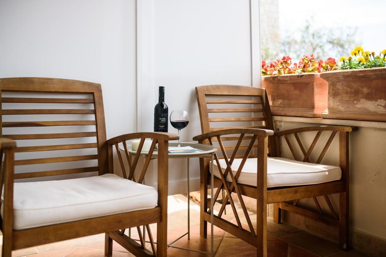 Leoni Apartment